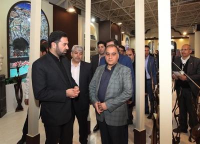 بازدید معاون توسعه مدیریت سازمان میراث فرهنگی از غرفه های استانها در نمایشگاه گردشگری