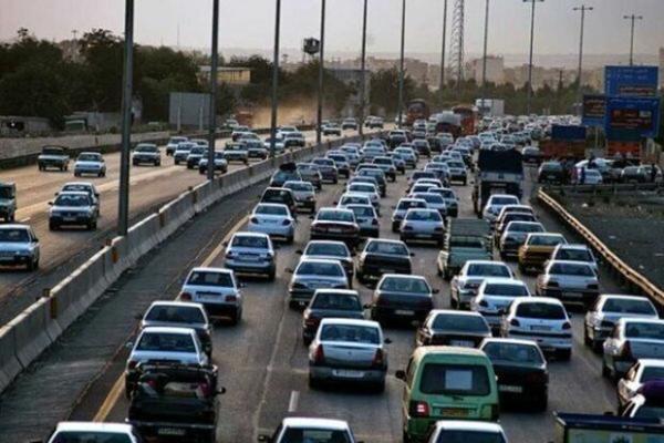 آخرین شرایط ترافیکی جاده های کشور ، ترافیک سنگین در آزادراه کرج، تهران